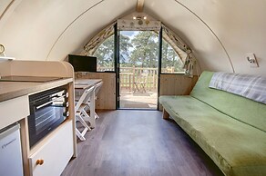 Cabin by Langley Dam With Lakeside Charm