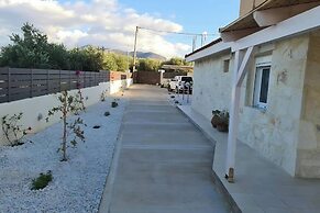 Zoi's SeaView House