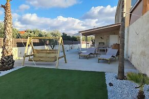 Zoi's SeaView House