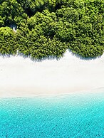 ARIA Beach Ukulhas
