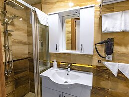 Quinnova Hotel