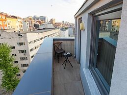 Quinnova Hotel