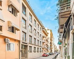 Limehome Piraeus Iris