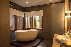 Villa Suarga Des Anicca