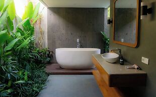 Villa Suarga Des Anicca