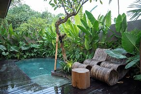 Villa Suarga Des Anicca