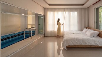Gapyeong Laonjena Pool Villa