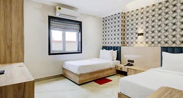 HOTEL SEVENTY SEVEN