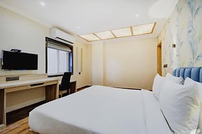 HOTEL SEVENTY SEVEN