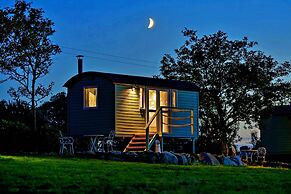 Tranquil Shepherds Hut With Stunning Views, No Deposit