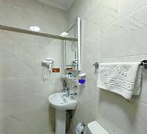 GUR ROYAL HOTEL