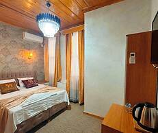 GUR ROYAL HOTEL