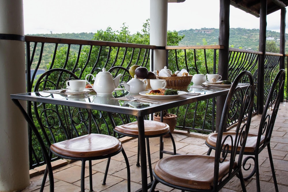 Saba House & Lodges