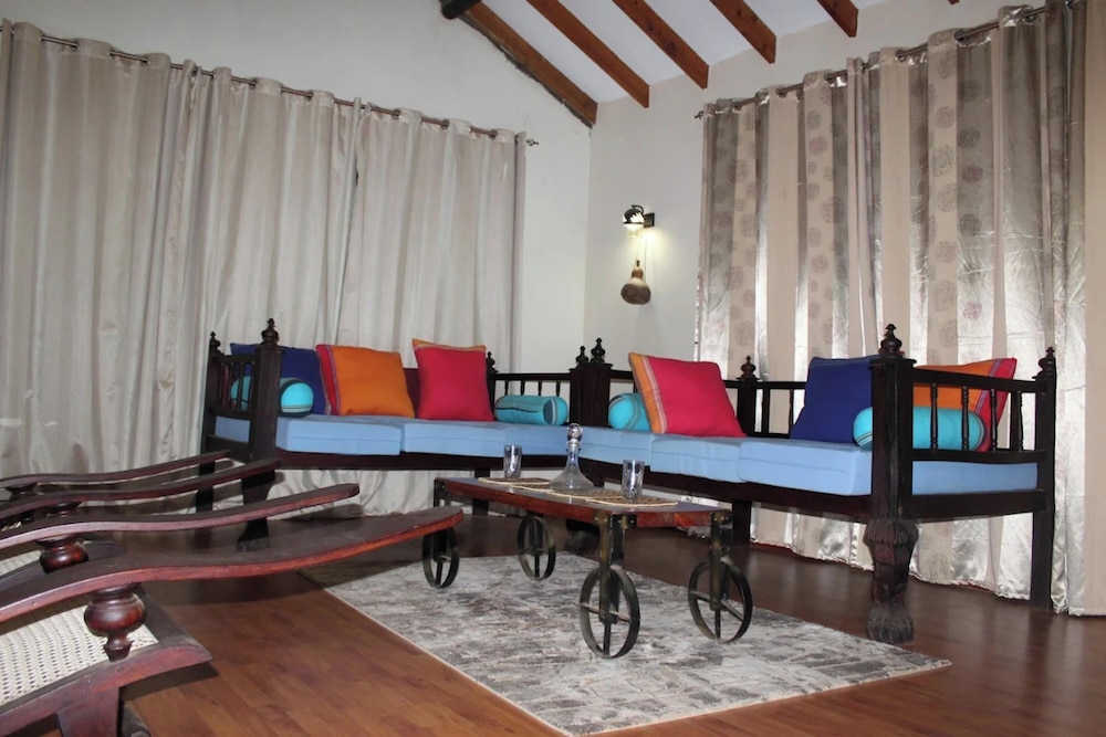 Saba House & Lodges
