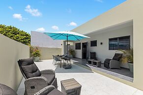 Villa Cuarenta Y Tres at Mambo Beach