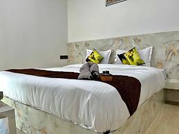 Hotel SSR Palace Mount Abu