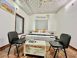 Hotel SSR Palace Mount Abu