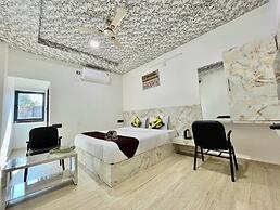 Hotel SSR Palace Mount Abu