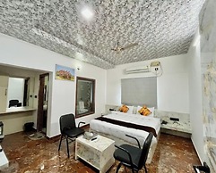 Hotel SSR Palace Mount Abu
