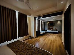 Grand Pinnacle Lucknow
