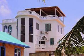 Poolside Seaview Studio With Infinity Pool & Overwater Deck Near Airpo