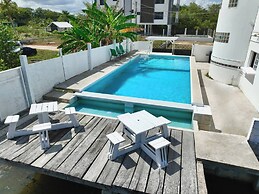Poolside Seaview Studio With Infinity Pool & Overwater Deck Near Airpo