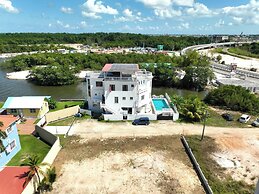 See Belize Tranquil Sea View Studio With