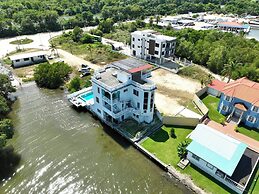 See Belize Tranquil Sea View Studio With