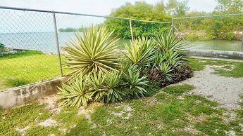 See Belize Tranquil Sea View Studio With