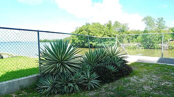 See Belize Tranquil Sea View Studio With