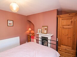 2 Whinstone Cottage