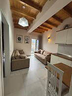 Maison Apartments