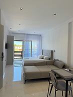 Maison Apartments