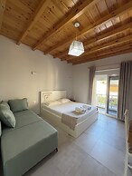 Maison Apartments
