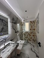 Maison Apartments