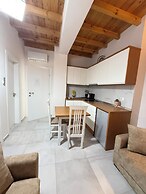 Maison Apartments