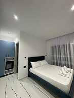 Maison Apartments
