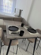 Maison Apartments