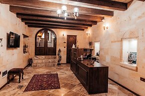 Lagoon Cave Suites