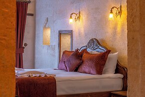 Lagoon Cave Suites