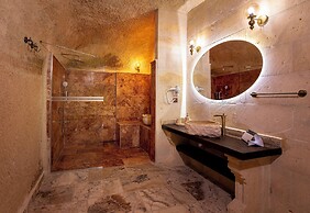 Lagoon Cave Suites