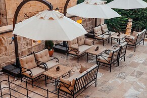 Lagoon Cave Suites