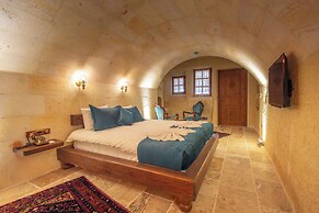 Lagoon Cave Suites