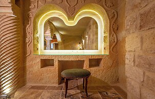 Lagoon Cave Suites