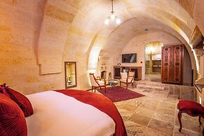 Lagoon Cave Suites