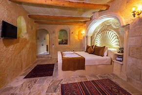 Lagoon Cave Suites