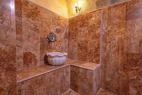 Lagoon Cave Suites
