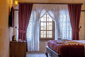 Lagoon Cave Suites