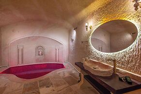 Lagoon Cave Suites