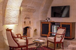 Lagoon Cave Suites
